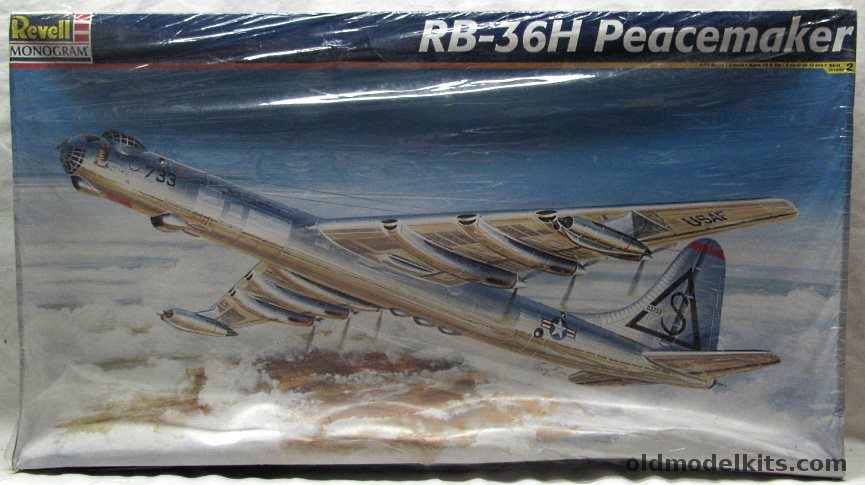 Monogram 1/72 Convair RB-36H Or B-36H Peacemaker - 28th Strategic Reconnaissance Wing Ellsworth AFB S. Dakota (RB-36H) - 7th Bomb Wing Carswell AFB Texas (B-36H), 85-5710 plastic model kit